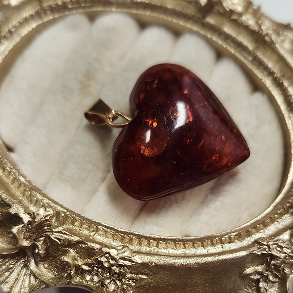 14K Bail Heart-Shaped Amber Pendant